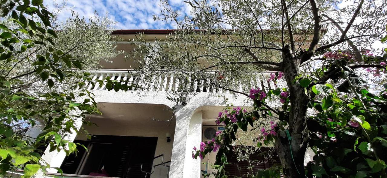 Apartment Krajacic Krk Town Exterior photo