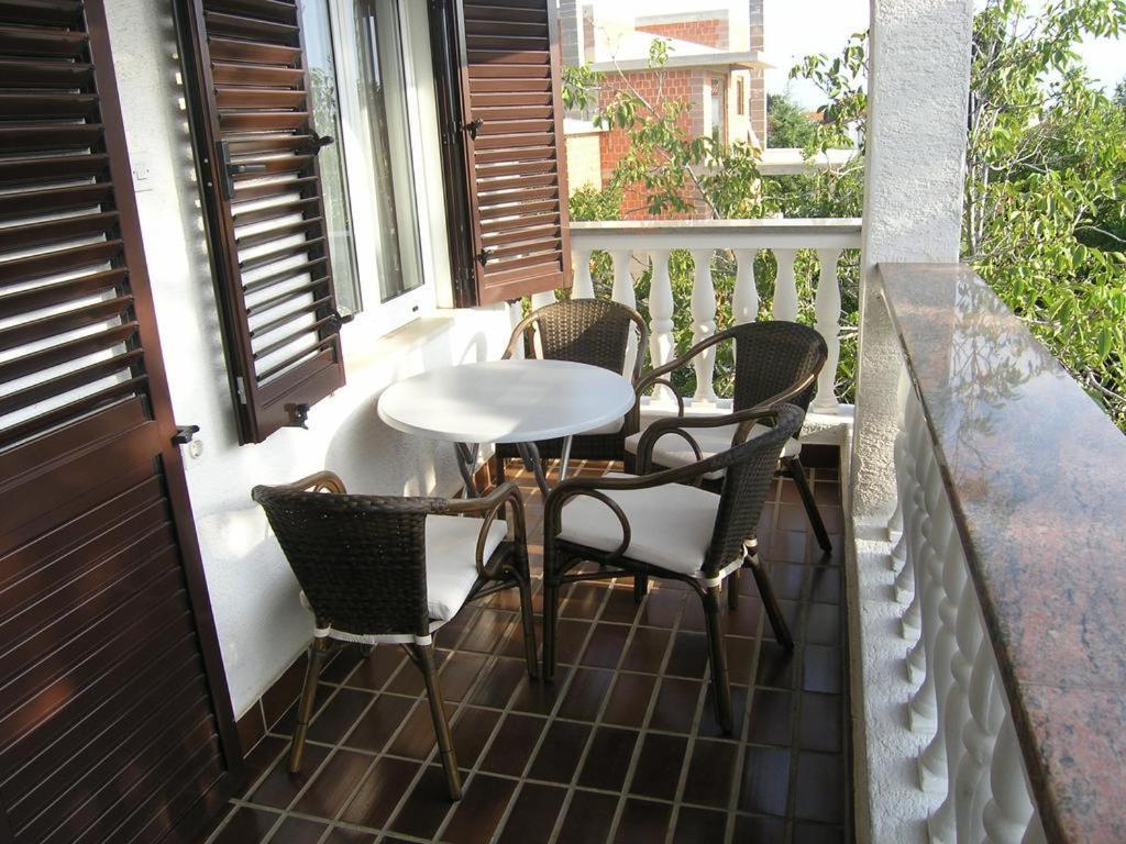 Apartment Krajacic Krk Town Exterior photo