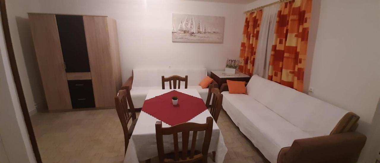 Apartment Krajacic Krk Town Exterior photo