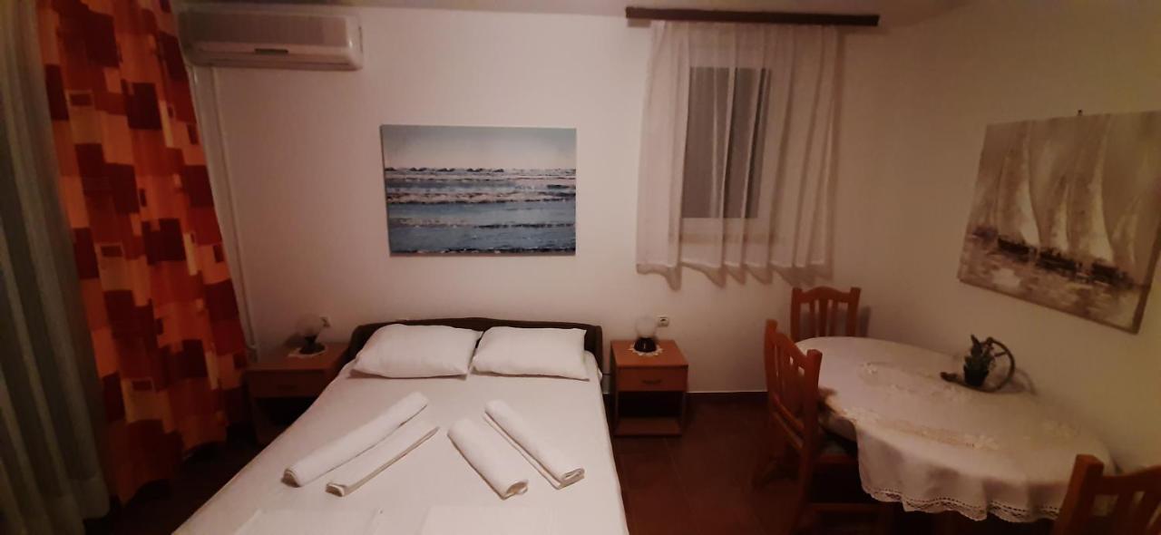 Apartment Krajacic Krk Town Exterior photo